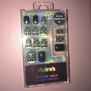 FREE!!!     Claire’s False Nails